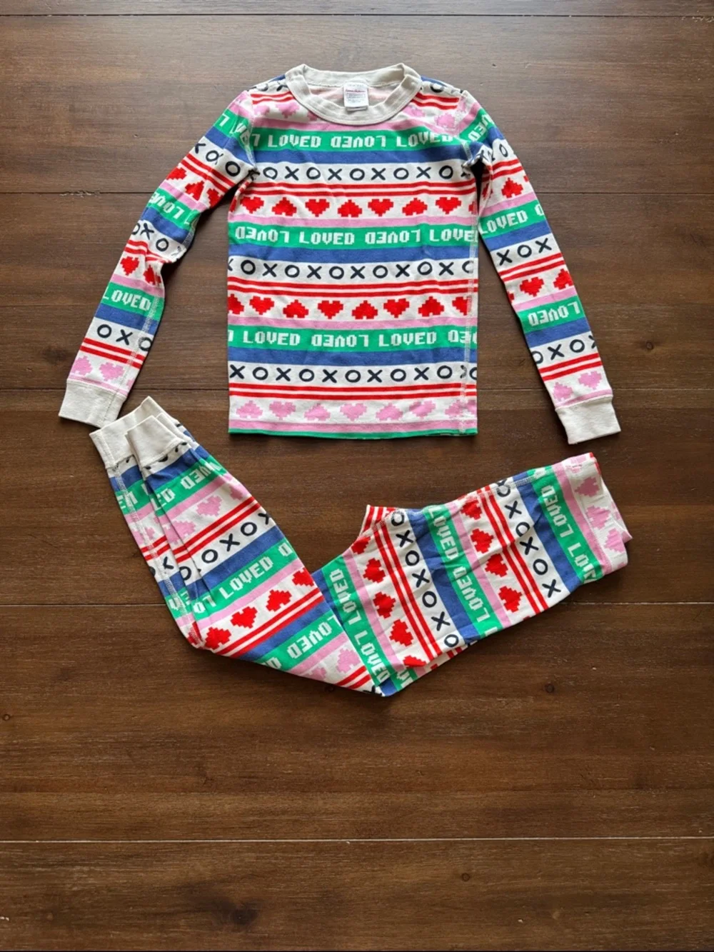 Size 6-7 Hanna Andersson loved xoxo hearts pajamas 100% organic cotton
